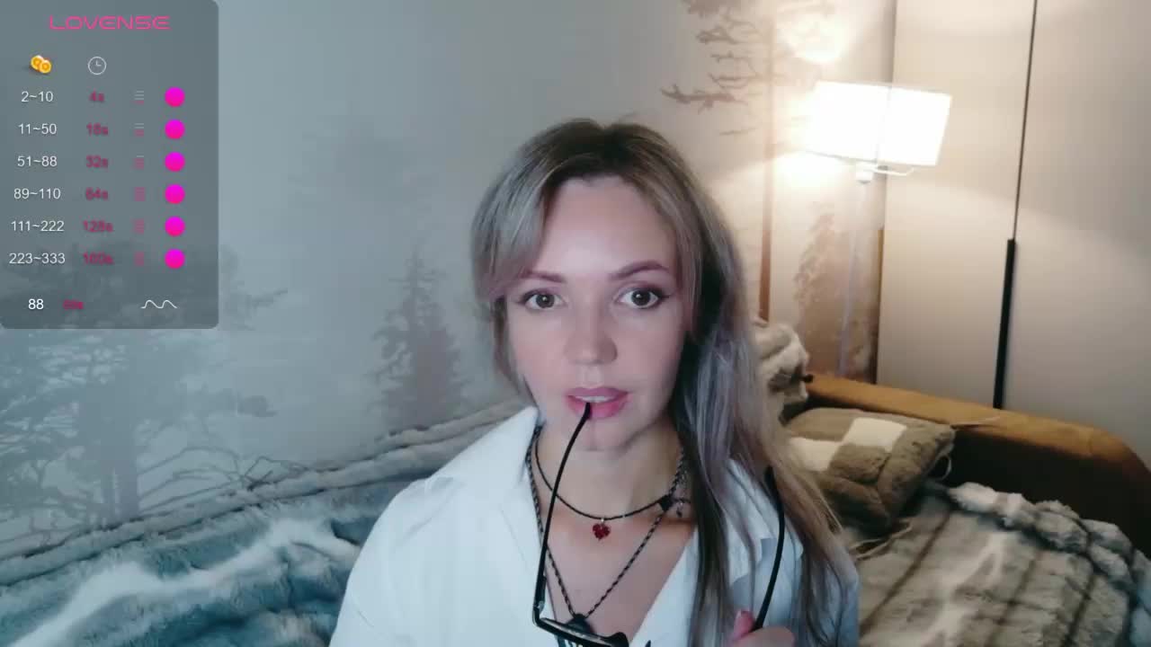 Red_Rose_98 Adult Chat October 3, 2026