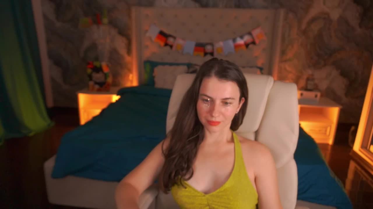 LittleJulii Adult Chat October 4, 2026