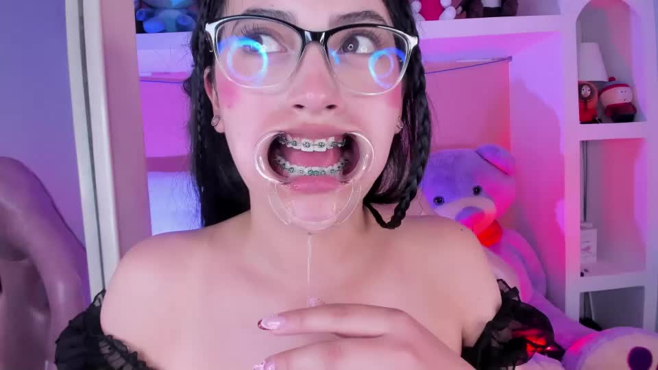 foxy_alessia Adult Chat October 4, 2026