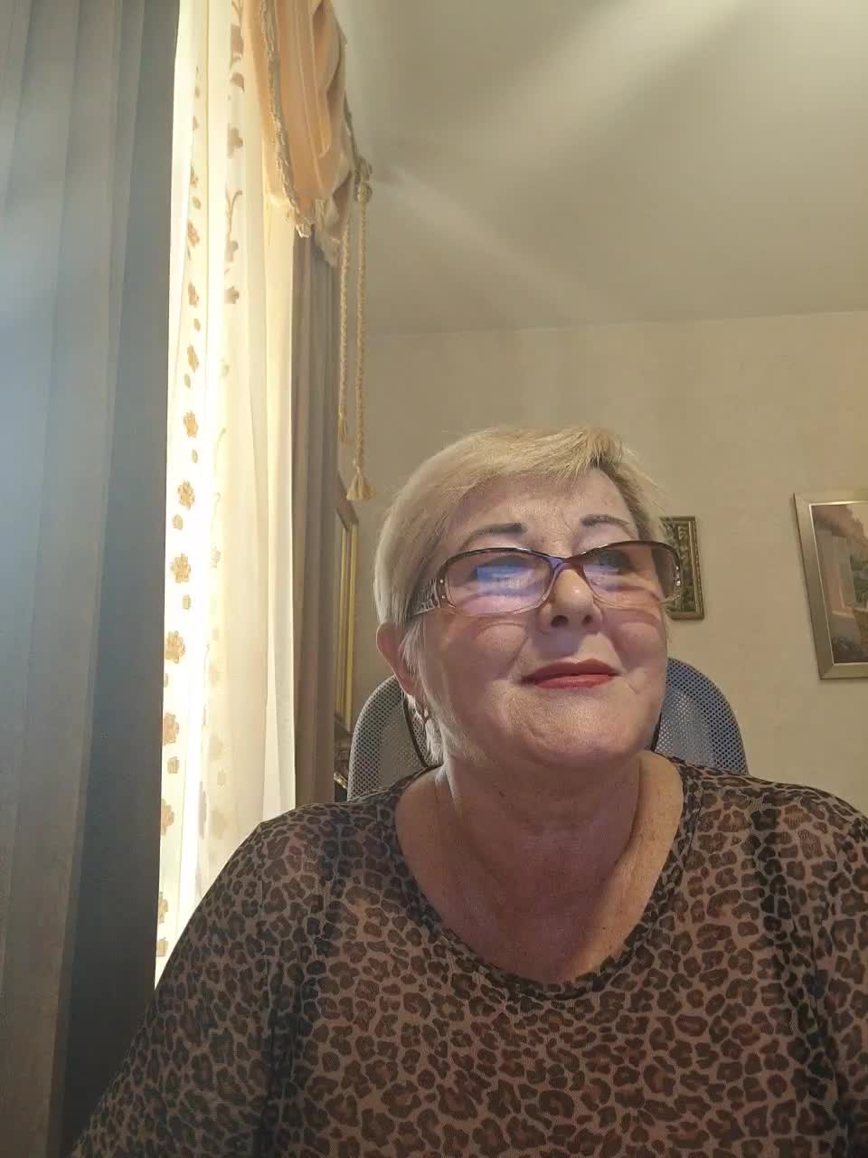 KarinkaSweet Adult Chat October 4, 2026