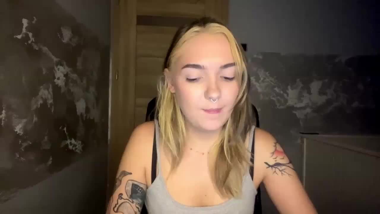 RoxyHorny Adult Chat October 4, 2026