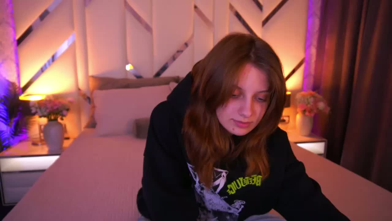 CuteeFoxy Adult Chat October 4, 2026