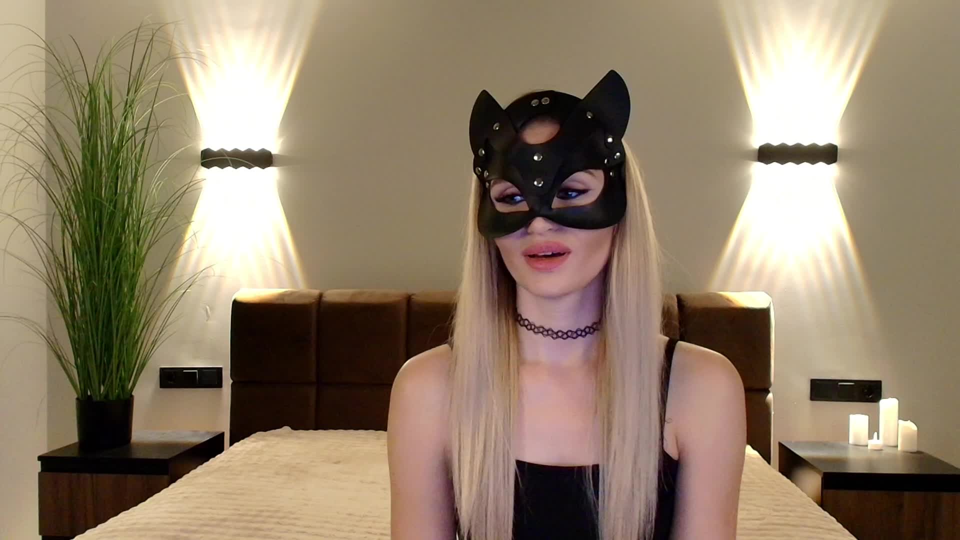 -Foxelle- Adult Chat October 4, 2026