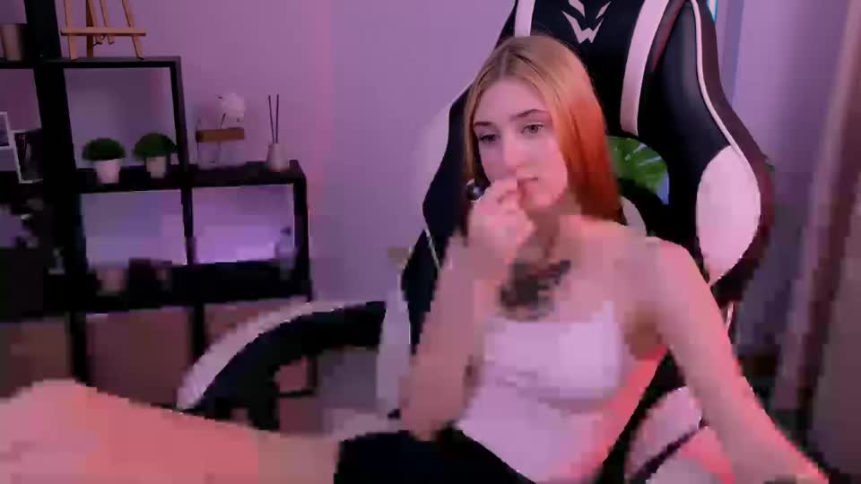 honey_bbyy Adult Chat October 4, 2026