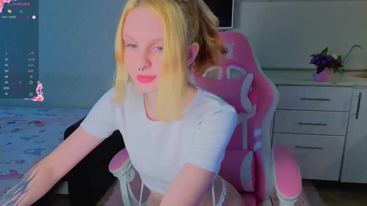 TinyDoll Adult Chat October 4, 2026