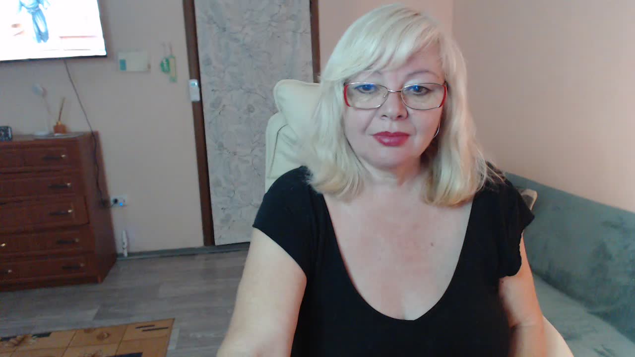 EvelynLoveShy Adult Chat October 5, 2026