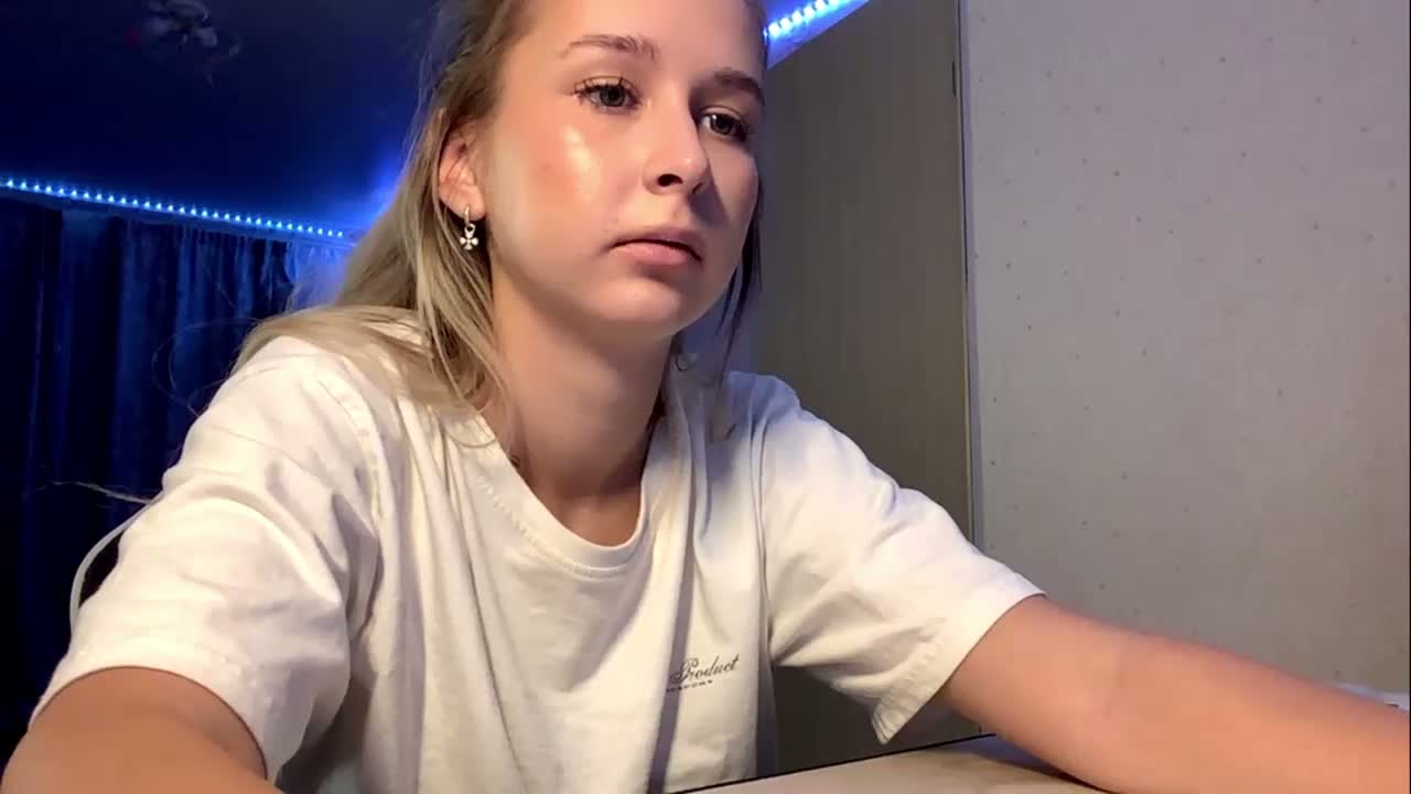 Emelinestrande Adult Chat October 5, 2026
