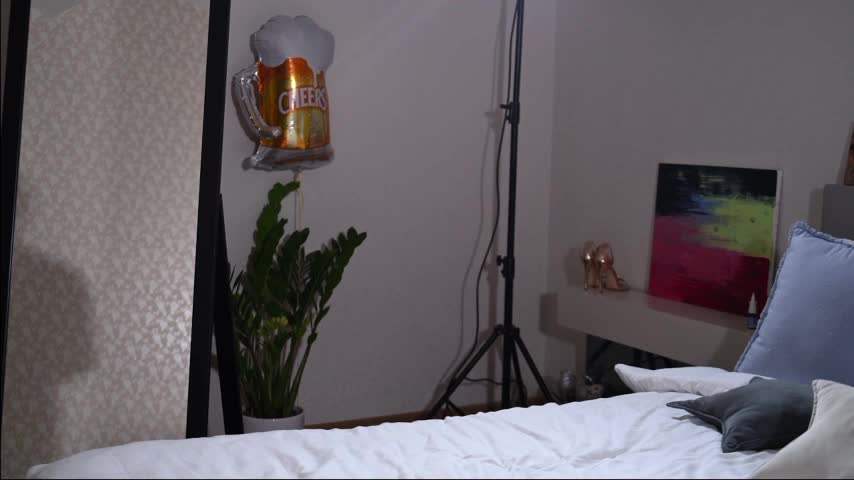 ella_twinkl Adult Chat October 5, 2026