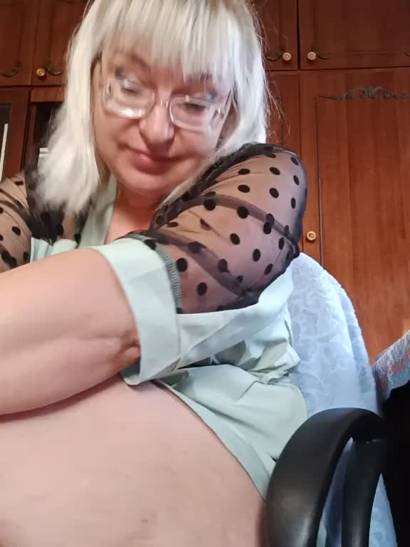 Vika211 Adult Chat October 6, 2026