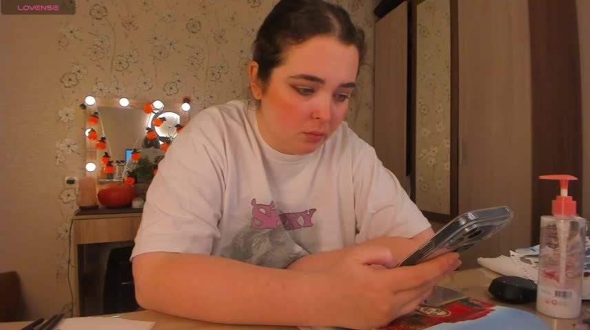 Alice_next_door Adult Chat October 6, 2026