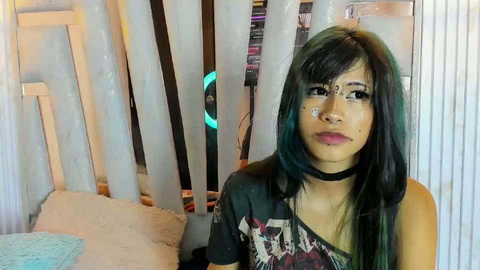 yiyi_cs Adult Chat October 5, 2026