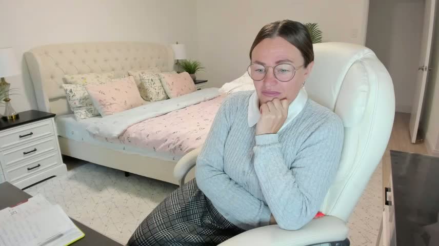 Vika73 Adult Chat October 6, 2026
