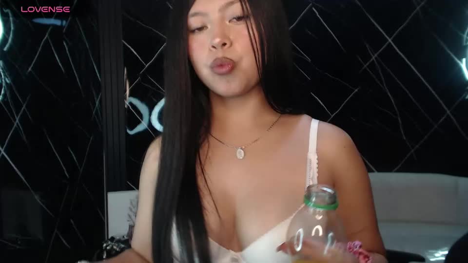 luna_dreamwet Adult Chat October 6, 2026