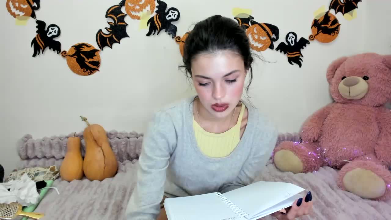 Honeykrisspussy Adult Chat October 6, 2026