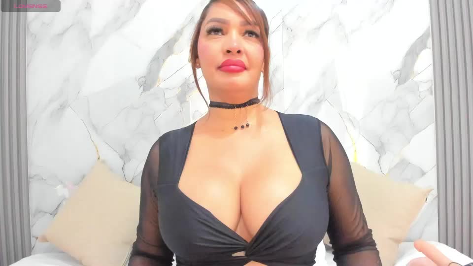 charlottee_evaans Adult Chat October 6, 2026
