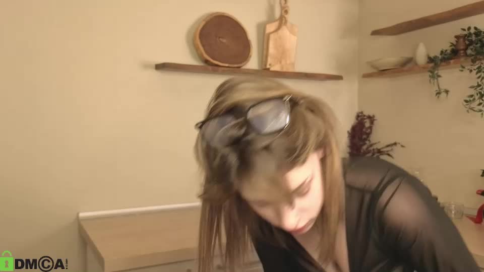 naomi_rias Adult Chat October 6, 2026