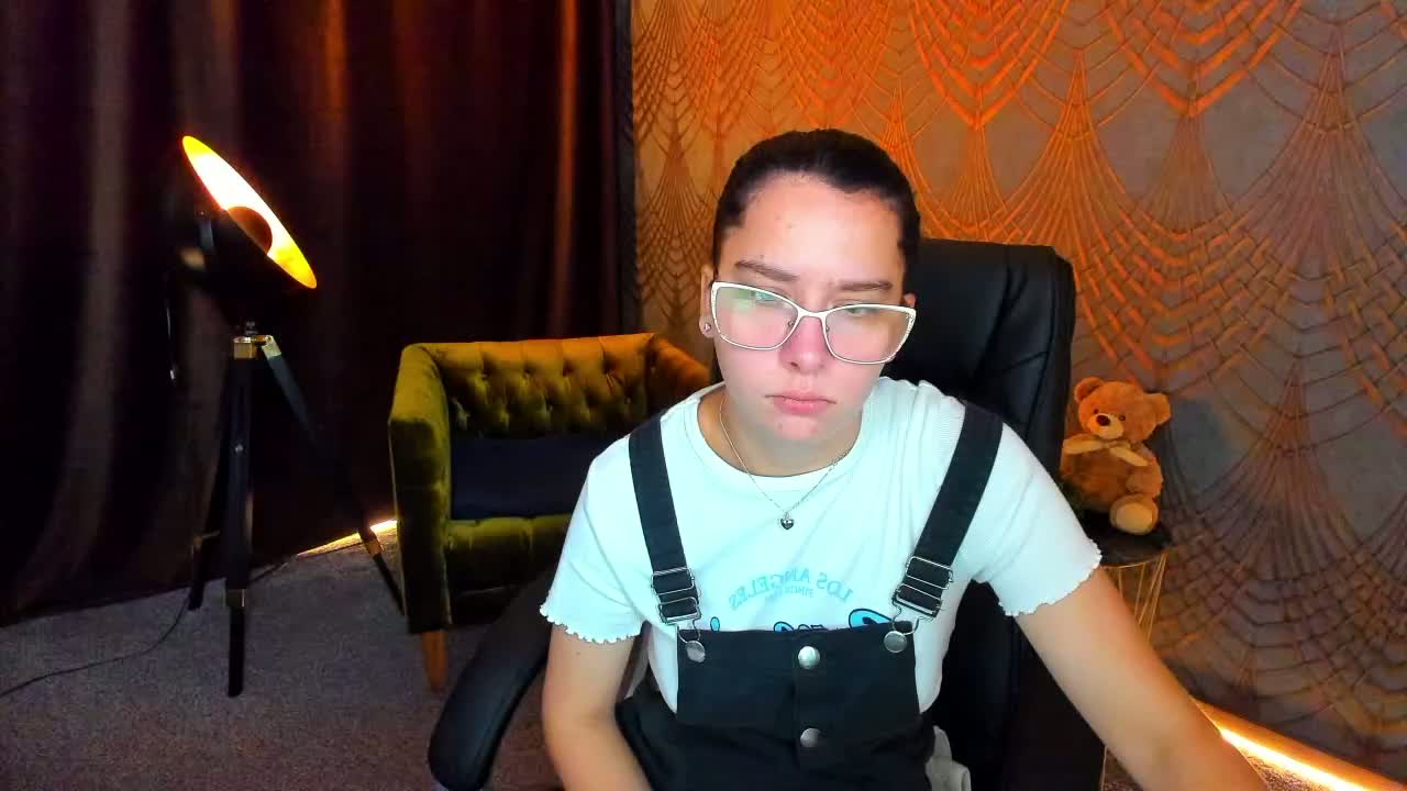 Livia-Shy Adult Chat October 6, 2026