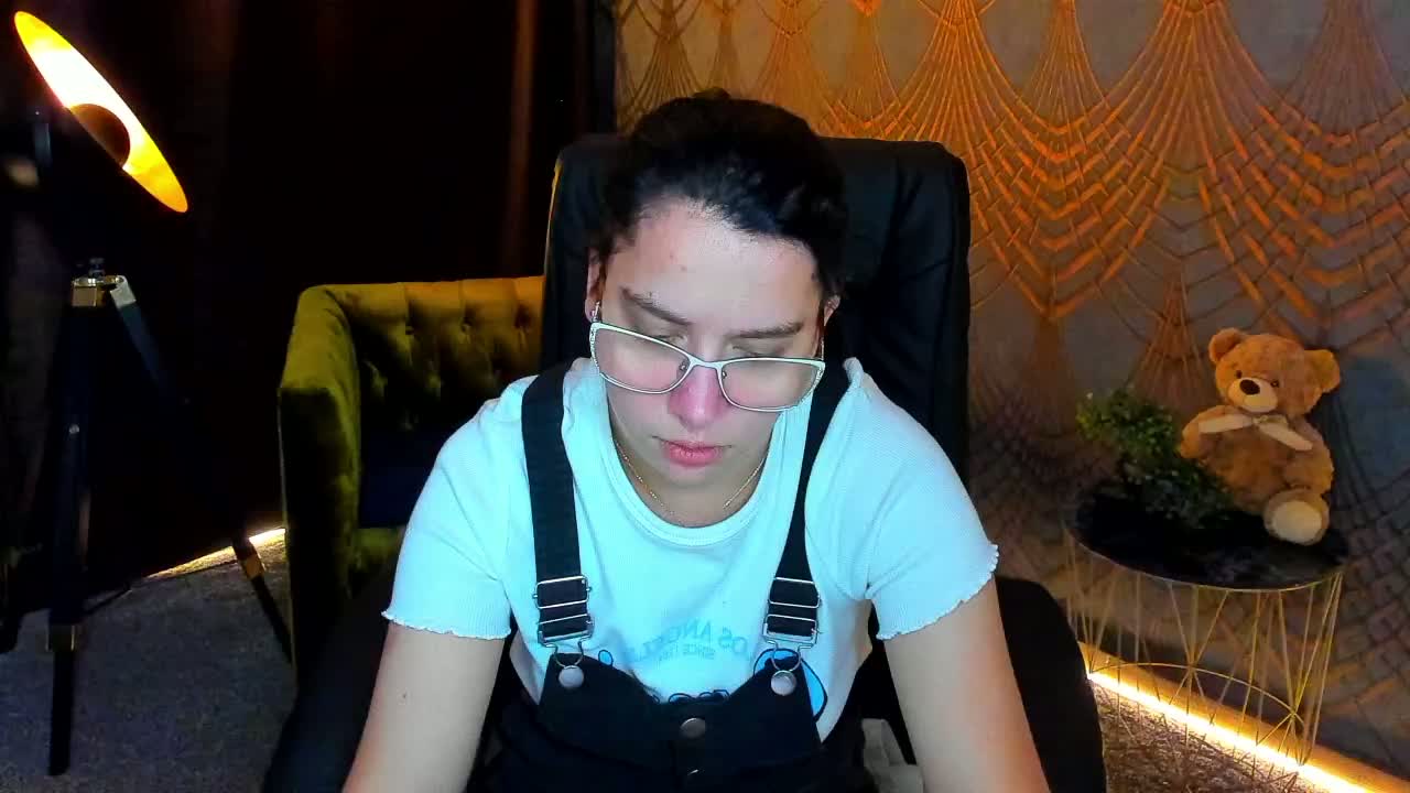 Livia-Shy Adult Chat October 6, 2026