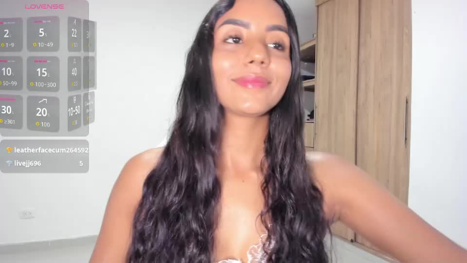 sophie_smilee Adult Chat October 7, 2026