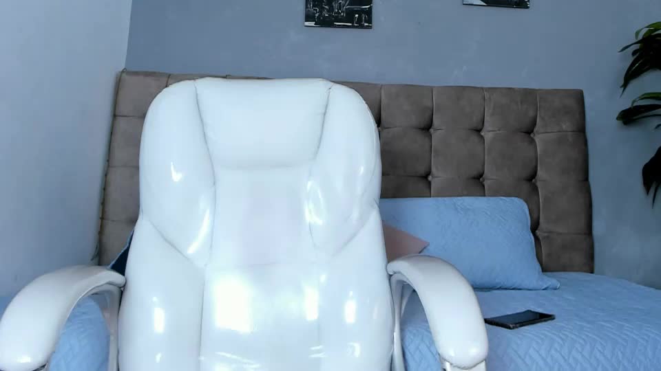 isabella_monroe7 Adult Chat October 7, 2026