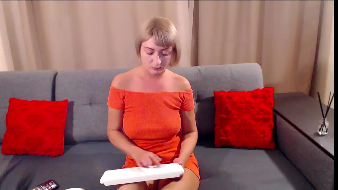 laraloveblis1 Adult Chat October 7, 2026