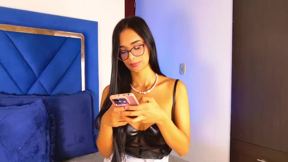isasaenz_ Adult Chat October 8, 2026