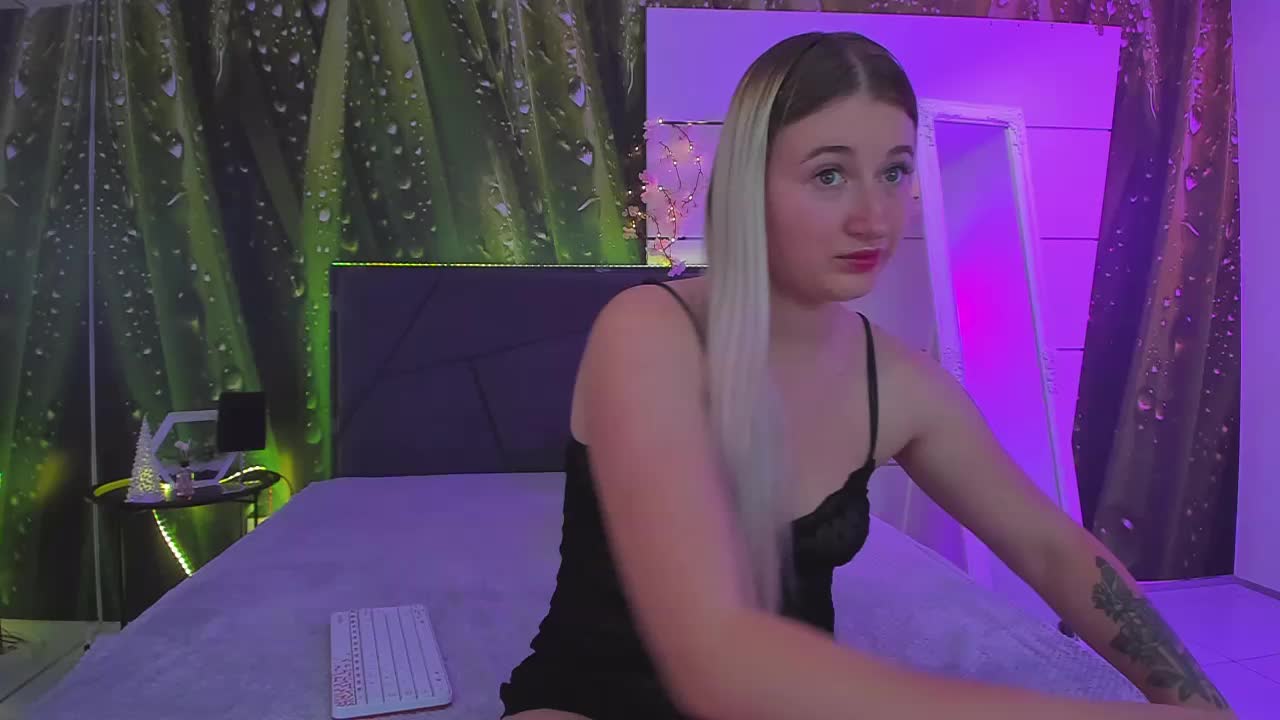 HollyTaillor Adult Chat October 8, 2026