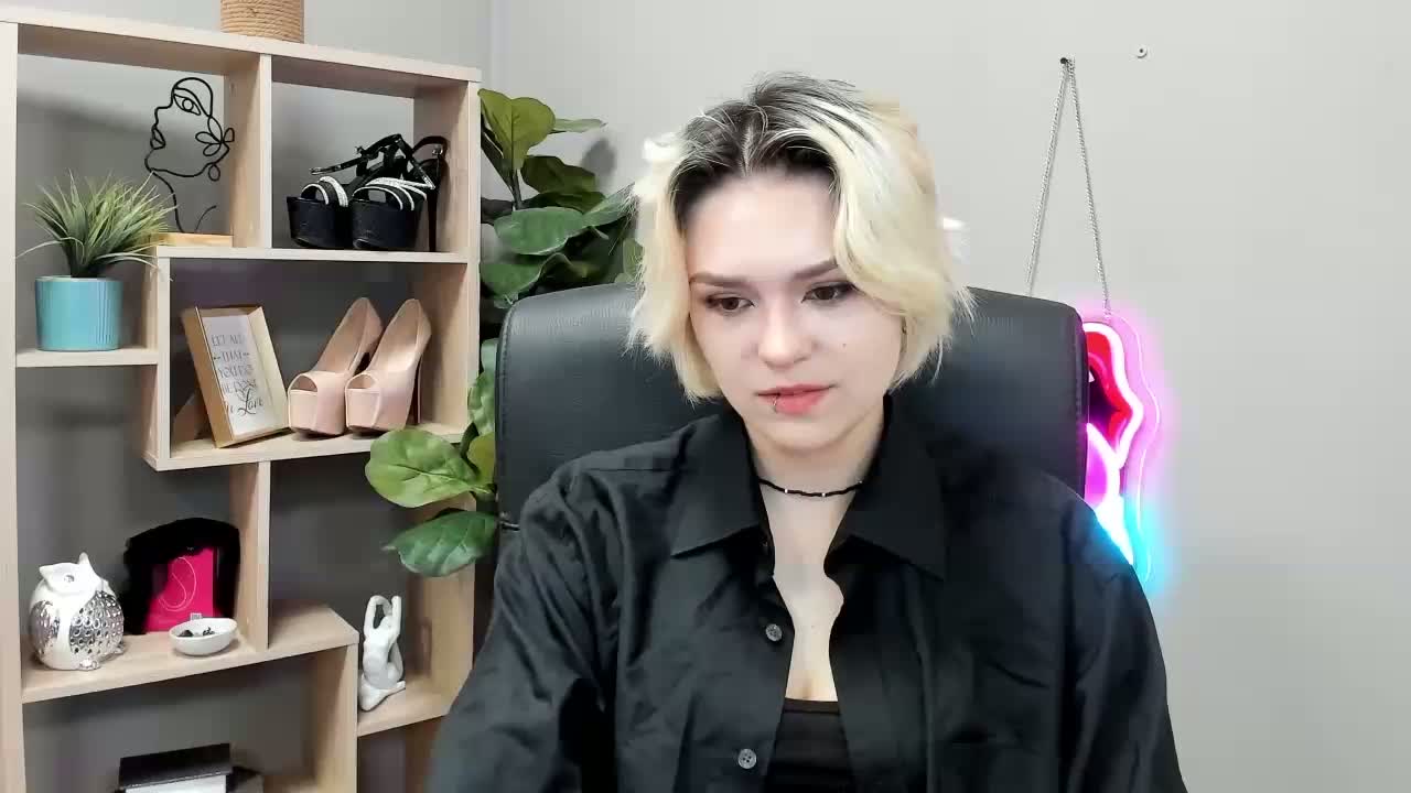 SweetLilyxo Adult Chat October 8, 2026