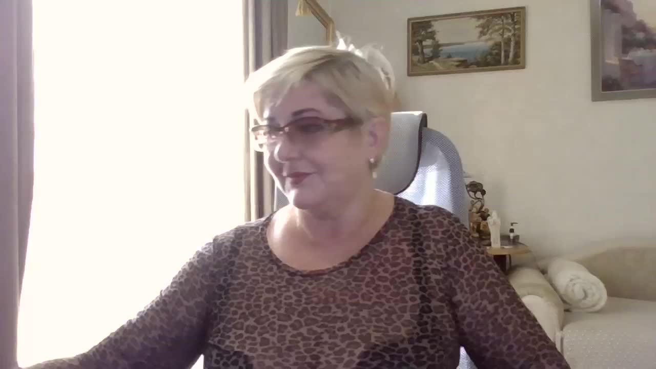 KarinkaSweet Adult Chat October 8, 2026