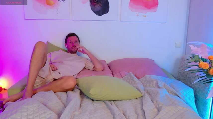 Ariana_Petite Adult Chat October 8, 2026