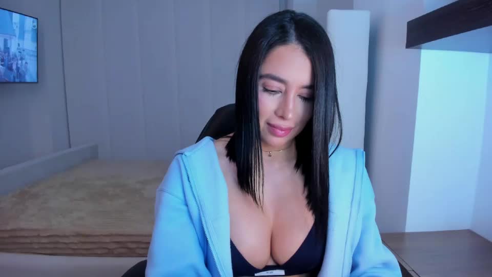 mia_banks_ Adult Chat October 9, 2026