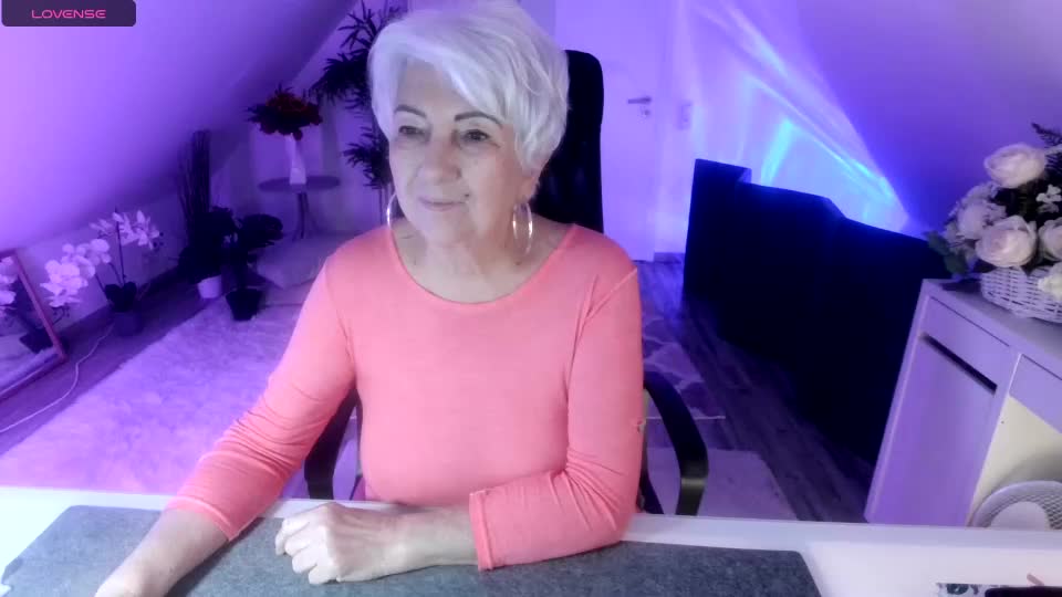 helenadarling Adult Chat October 9, 2026