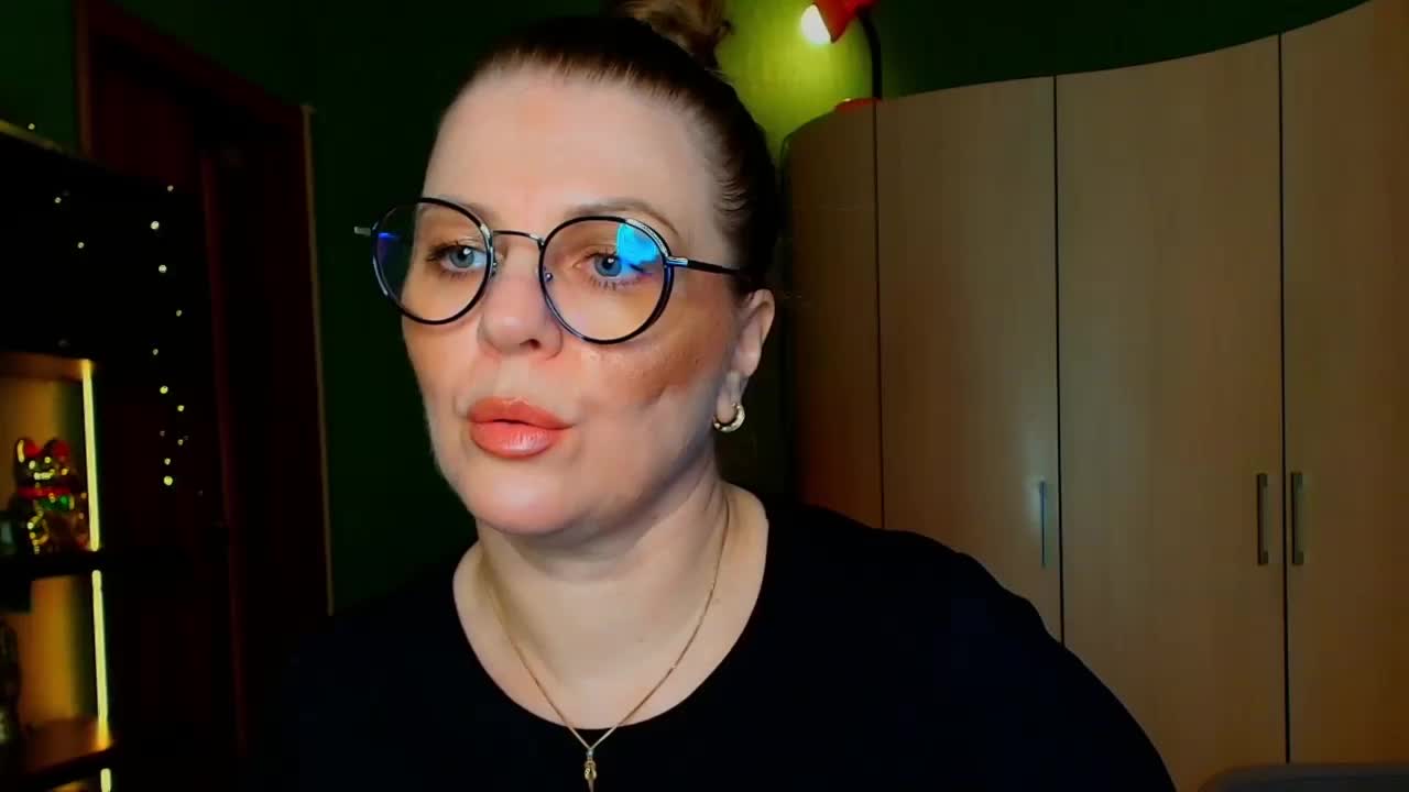 Veronika_Gold Adult Chat October 10, 2026