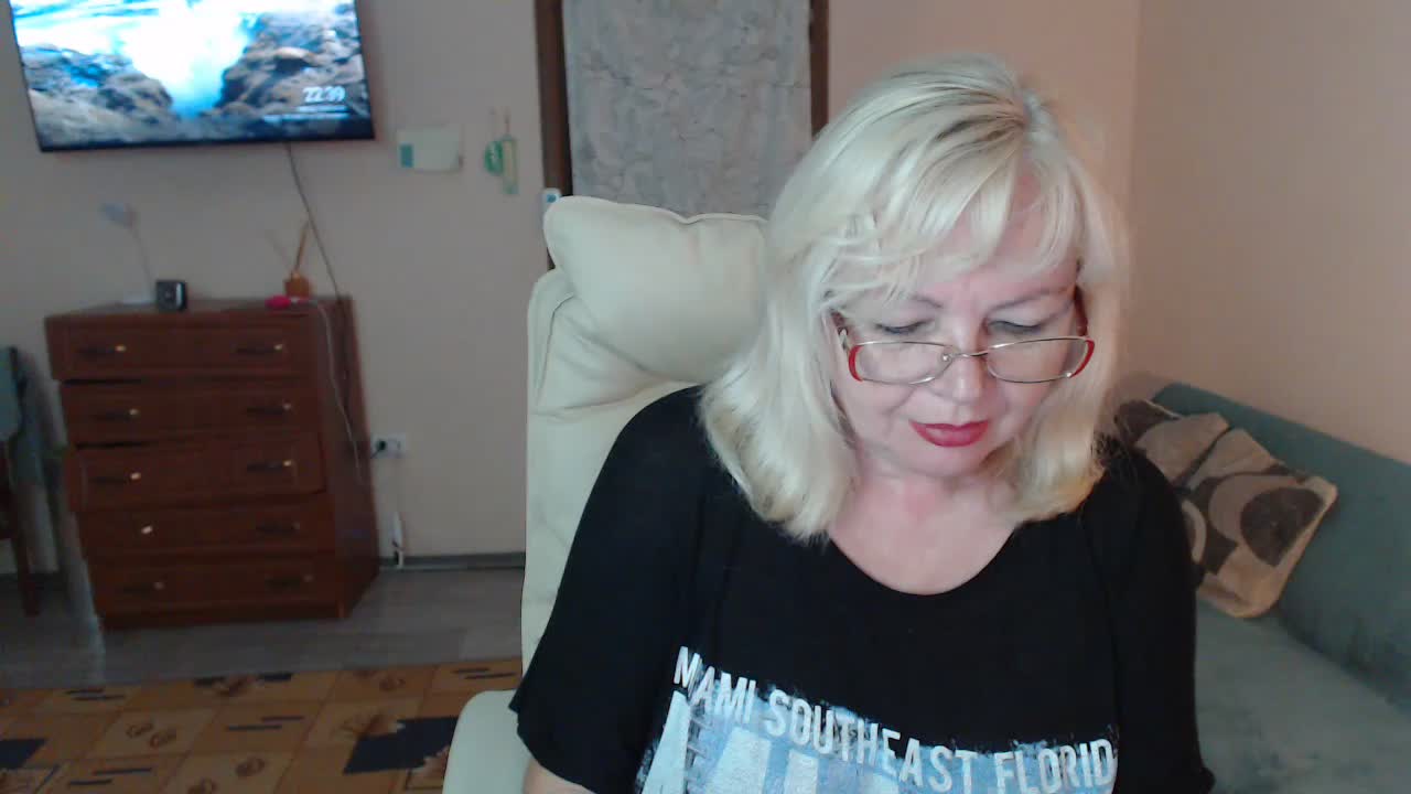 EvelynLoveShy Adult Chat October 11, 2026
