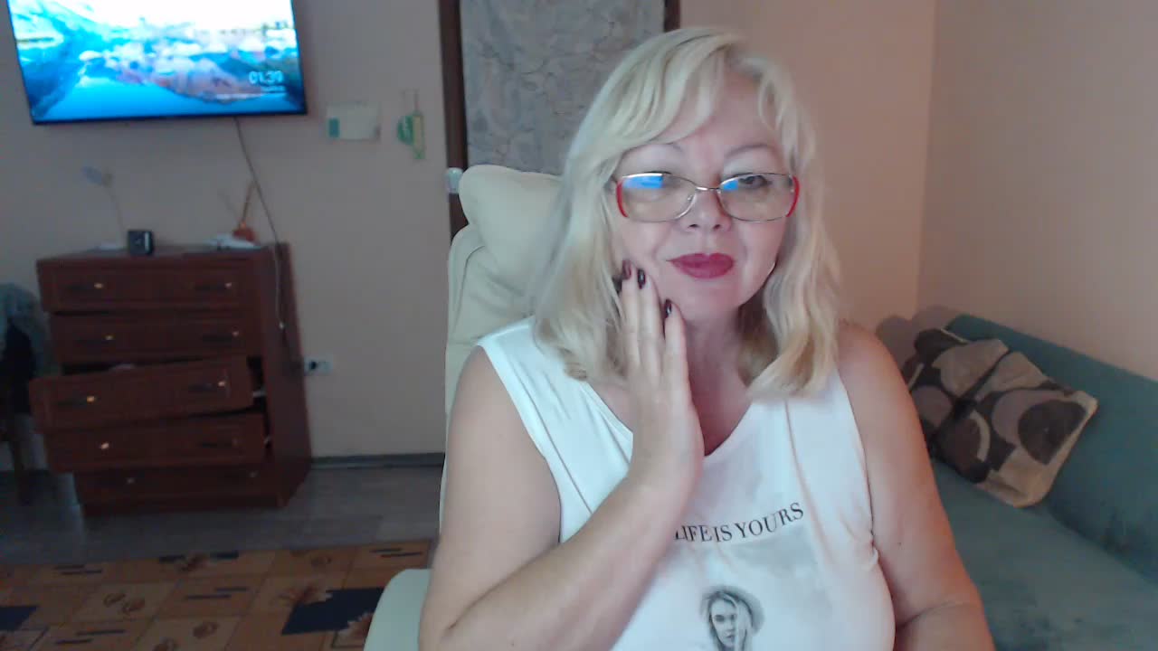EvelynLoveShy Adult Chat October 12, 2026