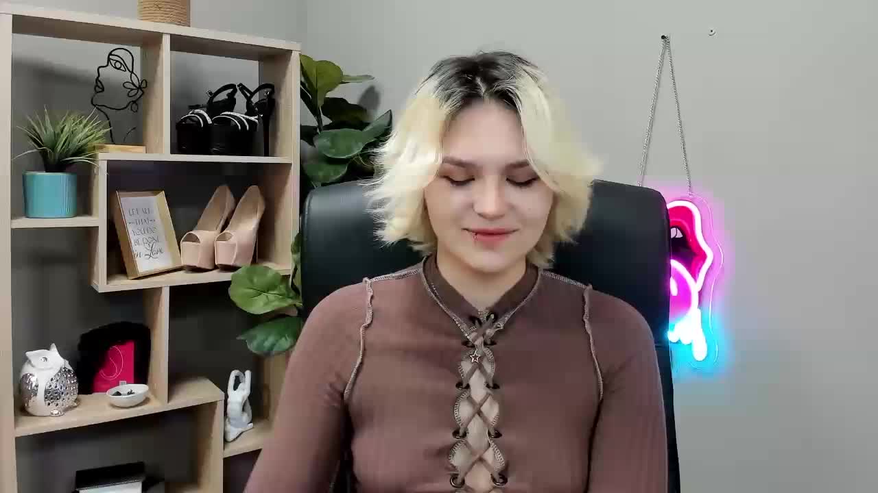 SweetLilyxo Adult Chat October 12, 2026