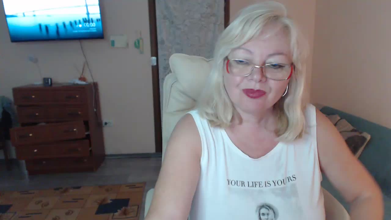 EvelynLoveShy Adult Chat October 12, 2026