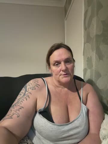 Busty-GilfQuinn Adult Chat October 12, 2026
