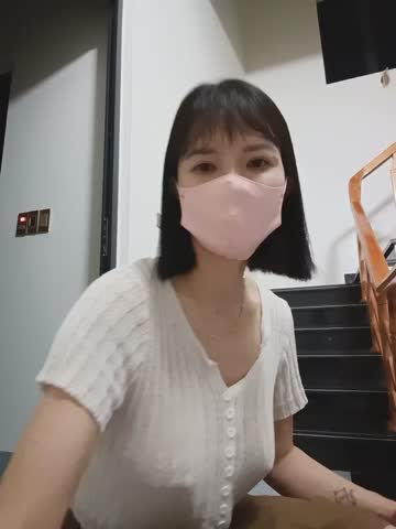 Emma_Linh Adult Chat October 13, 2026
