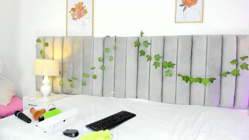 naomiii__ Adult Chat October 14, 2026