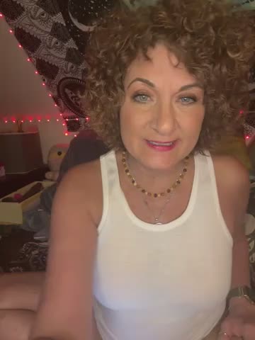 SuzyCatzz Adult Chat October 14, 2026