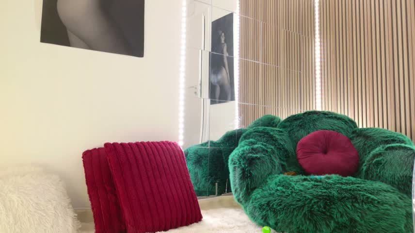 celia_chanel Adult Chat October 14, 2026