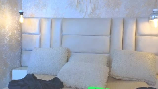 EmilyQueen3x Adult Chat October 14, 2026