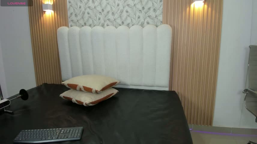 Amira_Alzahra Adult Chat October 14, 2026