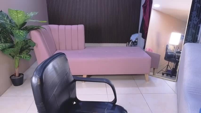 hott_mind_ Adult Chat October 14, 2026