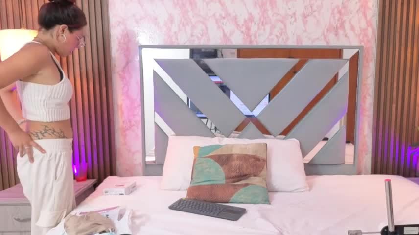 Little_Saraa18 Adult Chat October 14, 2026