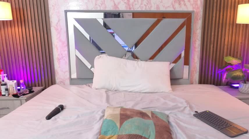 Mia_Pinkyy Adult Chat October 15, 2026