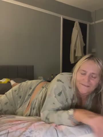 Blondnboujee53 Adult Chat October 14, 2026