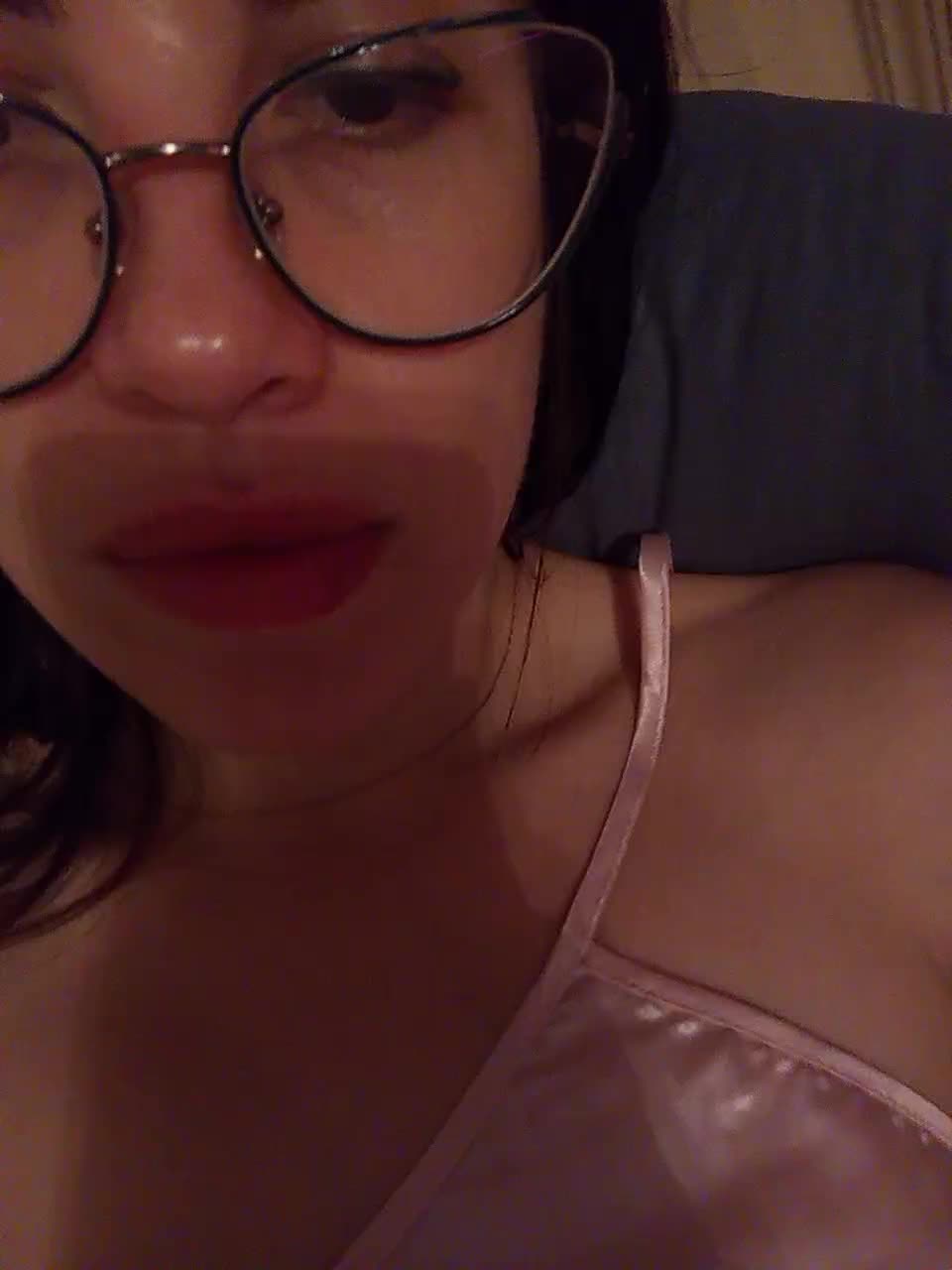 Kira1989 Adult Chat October 14, 2026