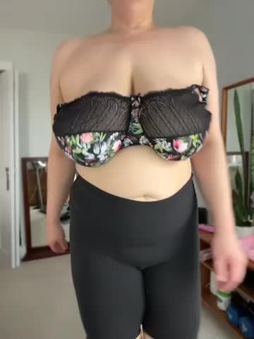 violetaurora95 Adult Chat October 14, 2026